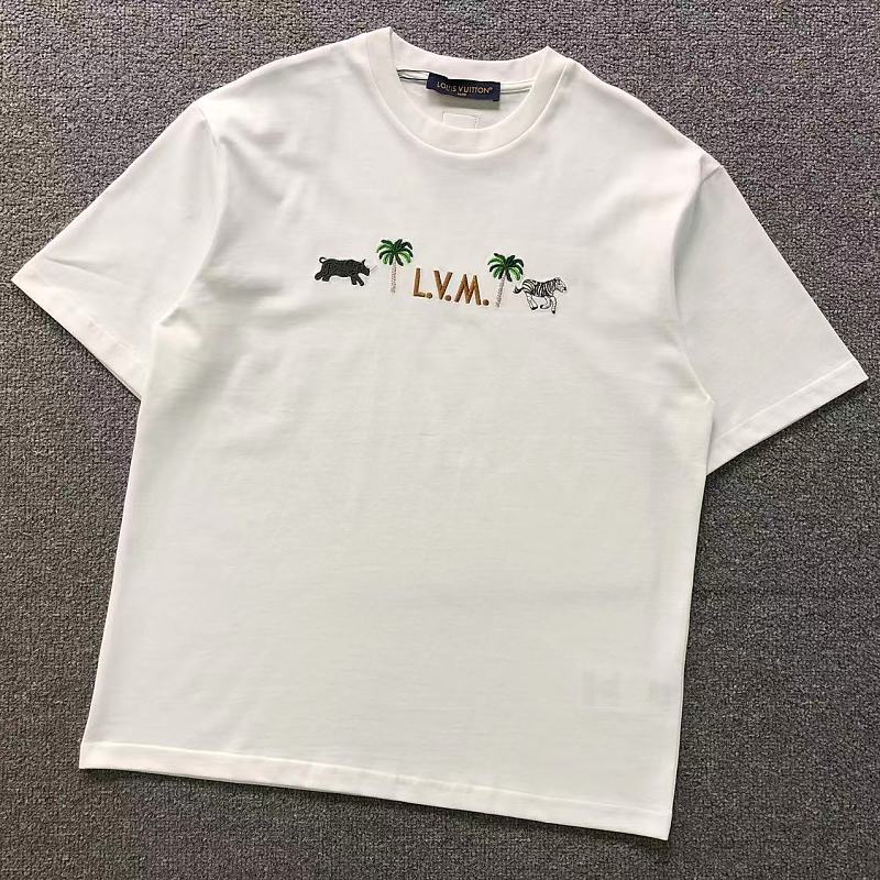 LV T-SHIRT 22051504125（im 170cm 60kg i wear size S in the phot）
