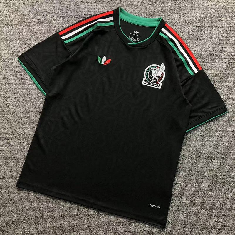 FOOTBALL T-SHIRT 1232511002（im 170cm 65kg i wear size L in the phot）