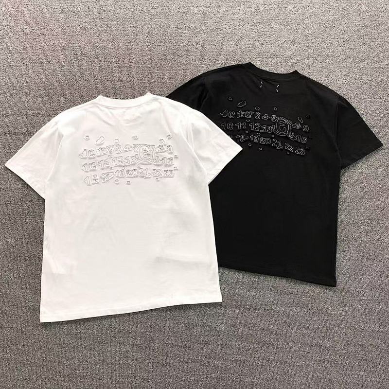 MAISON MARGIELA T-SHIRT 4107051886（im 170cm 60kg i wear size 46 in the phot）