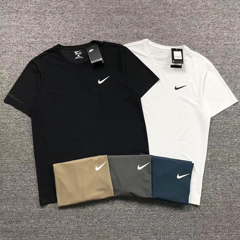 NIKE T-SHIRT 2201273101（im 170cm 60kg i wear size XL in the phot）