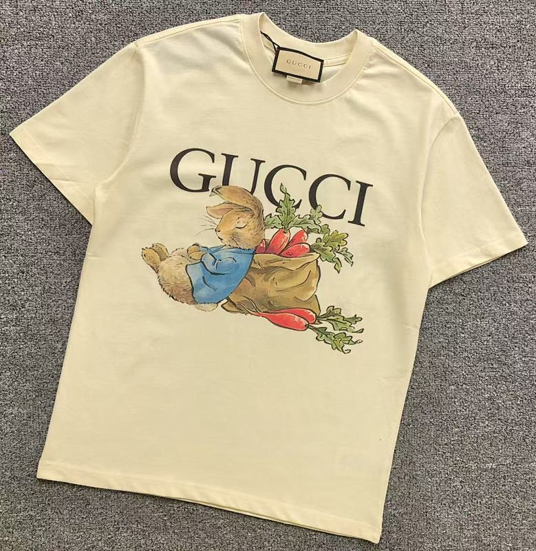 GUCCI T-SHIRT 5050826101（im 170cm 60kg i wear size S in the phot）
