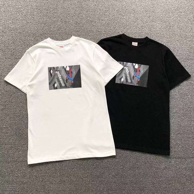 SUPREME T-SHIRT 42062415001（im 170cm 60kg i wear size S in the phot）