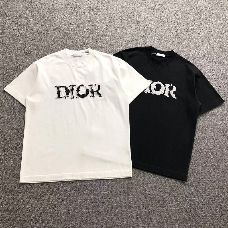 DIOR T-SHIRT 52418120147（im 170cm 60kg i wear size L in the phot）