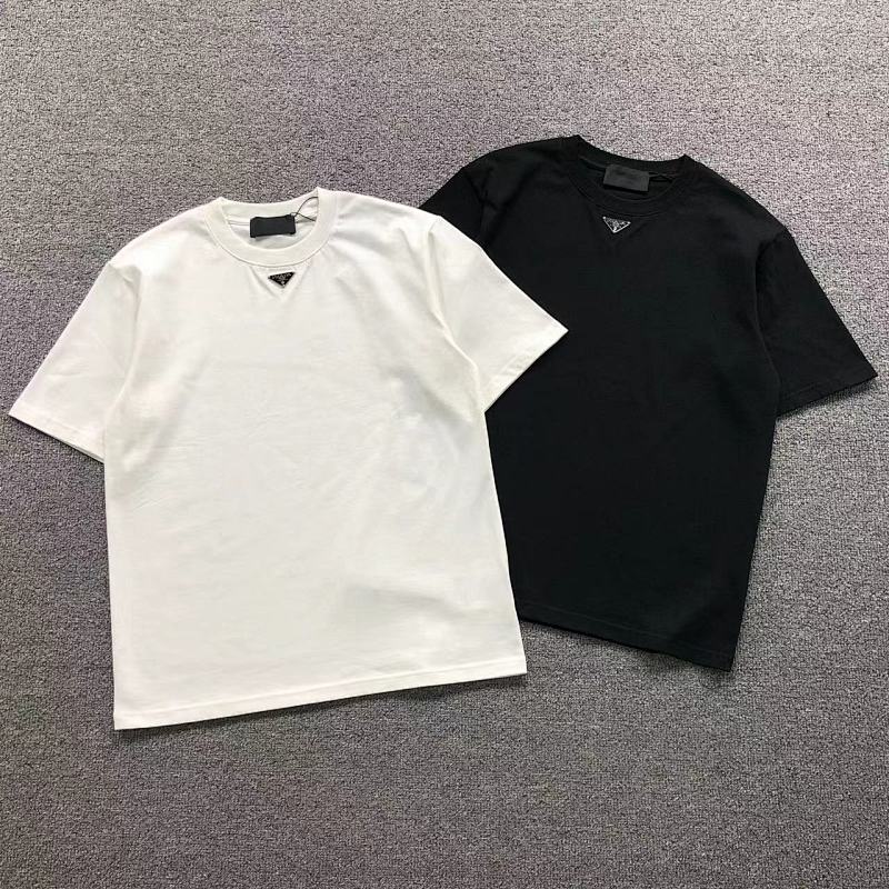 PRADA T-SHIRT 2203274105（im 170cm 60kg i wear size M in the phot）