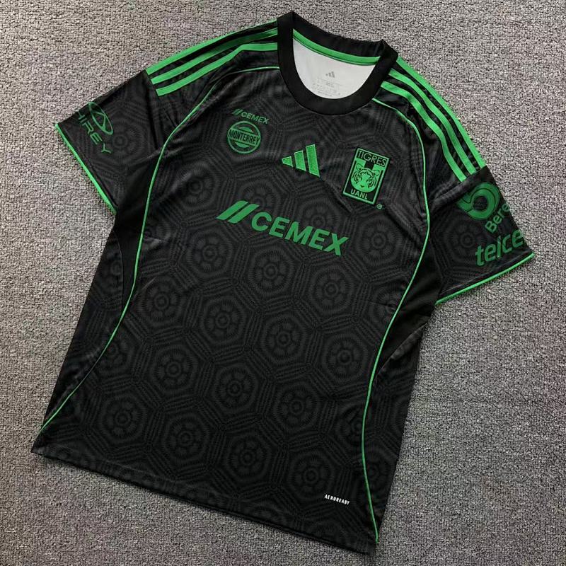 FOOTBALL T-SHIRT 11052204002（im 170cm 60kg i wear size L in the phot）