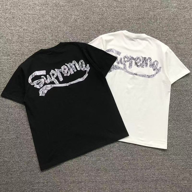 SUPREME T-SHIRT 128406182 （im 170cm 60kg i wear size M in the phot）
