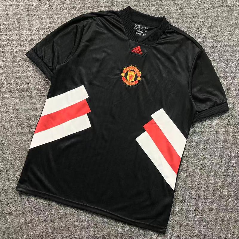 ADIDAS T-SHIRT 4205150298（im 170cm 60kg i wear size L in the phot）