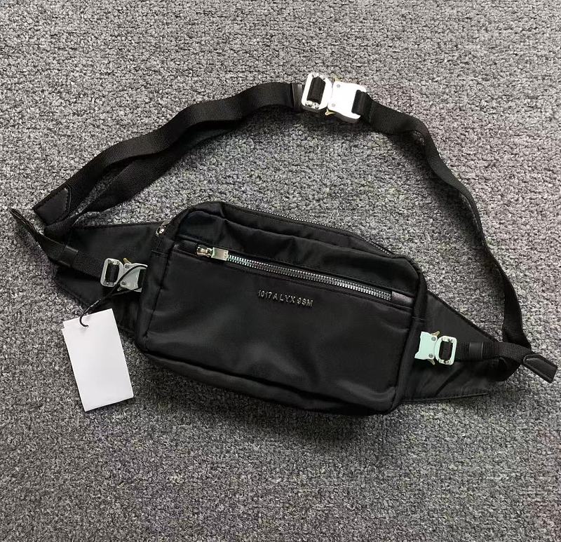 1017 ALYX 9SM BAG 3205150421(长22CM*宽5CM*高15CM) 3205150421