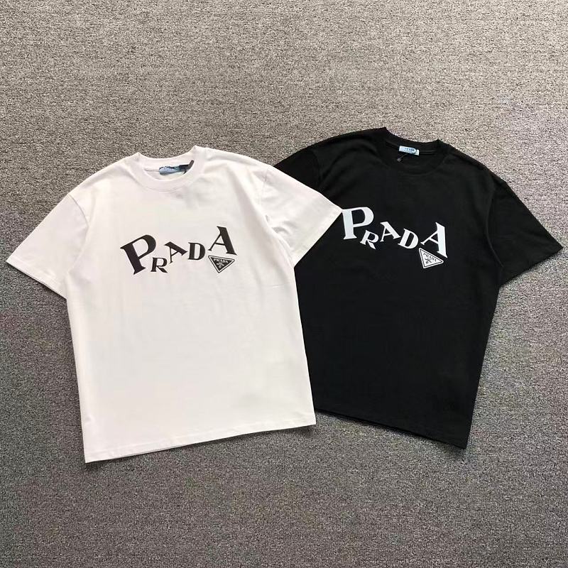 PRADA T-SHIRT 3204223121（im 170cm 60kg i wear size M in the phot）