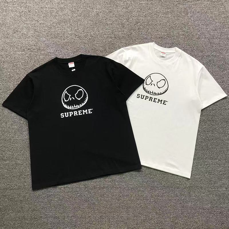 SUPREME T-SHIRT 5252522123（im 170cm 60kg i wear size M in the phot）