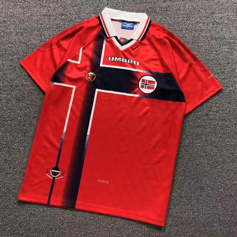FOOTBALL T-SHIRT 125929002（im 170cm 60kg i wear size L in the phot）