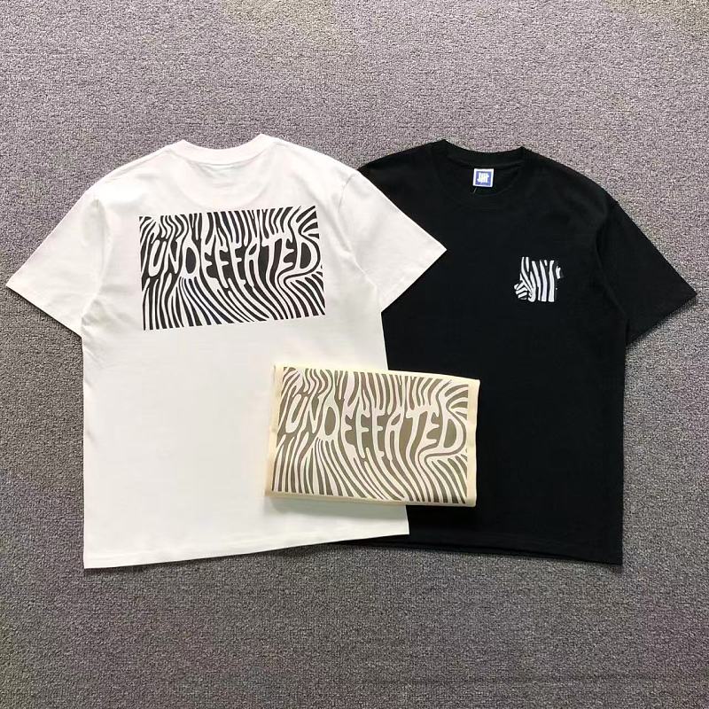 UNDEFEATED T-SHIRT 126173102（im 170cm 60kg i wear size M in the phot）