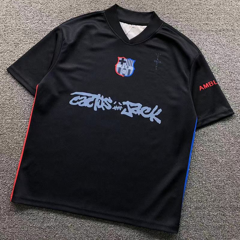 FOOTBALL TRAVIS SCOTT T-SHIRT 41061116117（im 170cm 60kg i wear size S in the phot）