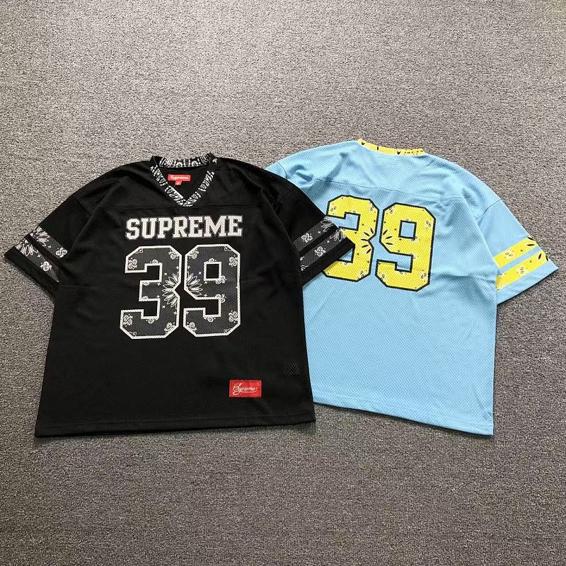 SUPREME T-SHIRT 22081933001（im 170cm 60kg i wear size M in the phot）