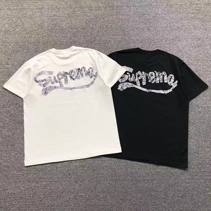 SUPREME T-SHIRT 1109050433（im 170cm 60kg i wear size M in the phot）