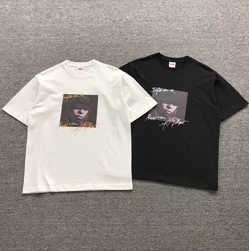 SUPREME T-SHIRT 212072021（im 170cm 57kg i wear size M in the phot）