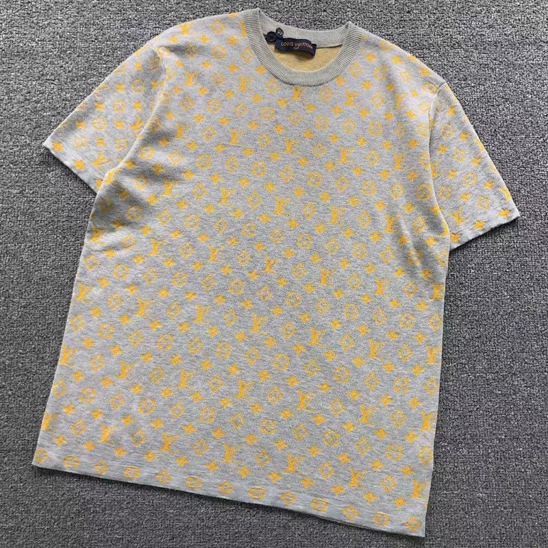 LV T-SHIRT SWEATER 2201235721（im 170cm 60kg i wear size M in the phot）