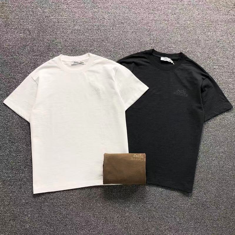 HERMES T-SHIRT 3206292720（im 170cm 60kg i wear size M in the phot）