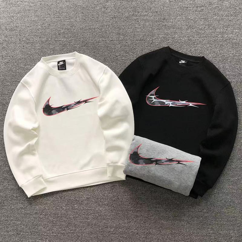 NIKE HOODIE 2112092601（im 170cm 60kg i wear size M in the phot）