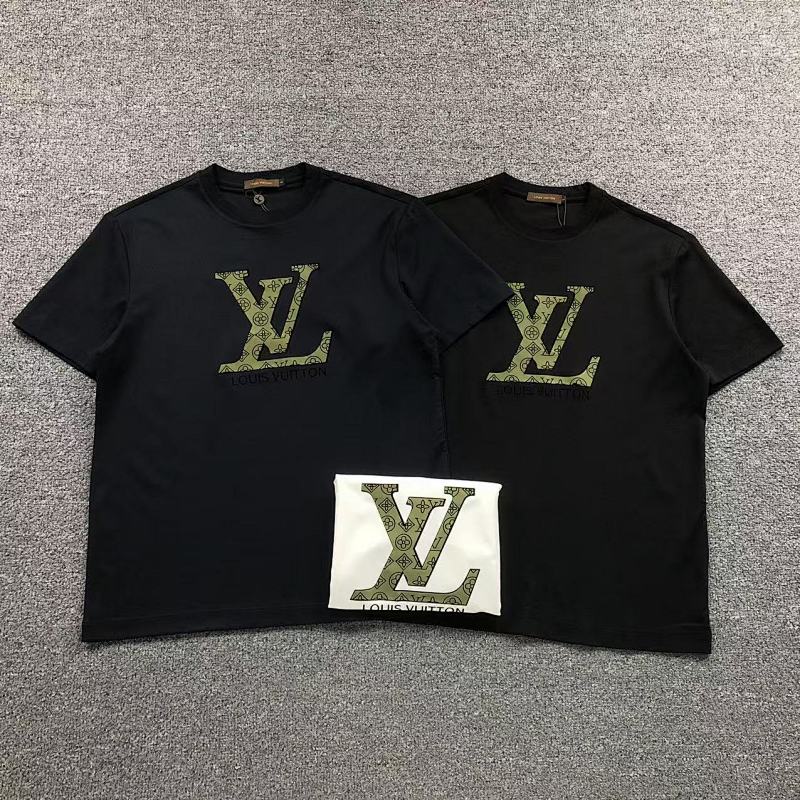LV T-SHIRT 5211326147（im 170cm 60kg i wear size L in the phot）