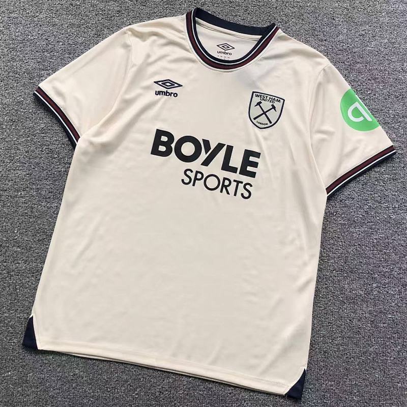 FOOTBALL T-SHIRT 11082624002（im 170cm 60kg i wear size L in the phot）