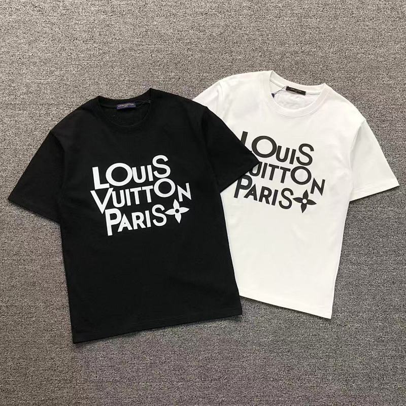 LV T-SHIRT 22040364001 （im 170cm 60kg i wear size XS in the phot）