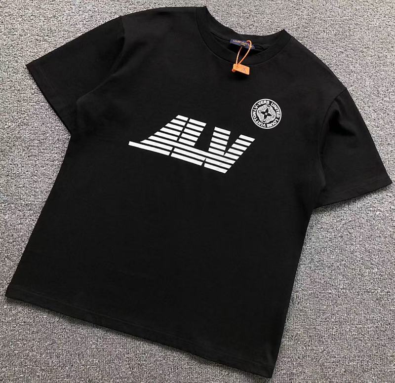 LV T-SHIRT 214011736（im 170cm 55kg i wear size S in the phot）