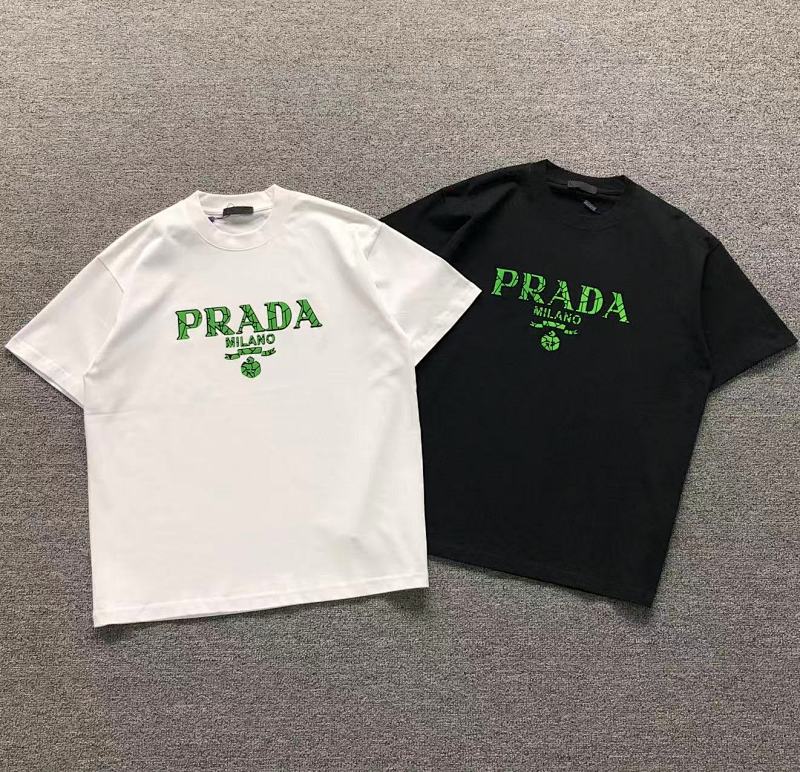 PRADA T-SHIRT 41102204133（im 170cm 60kg i wear size XL in the phot）