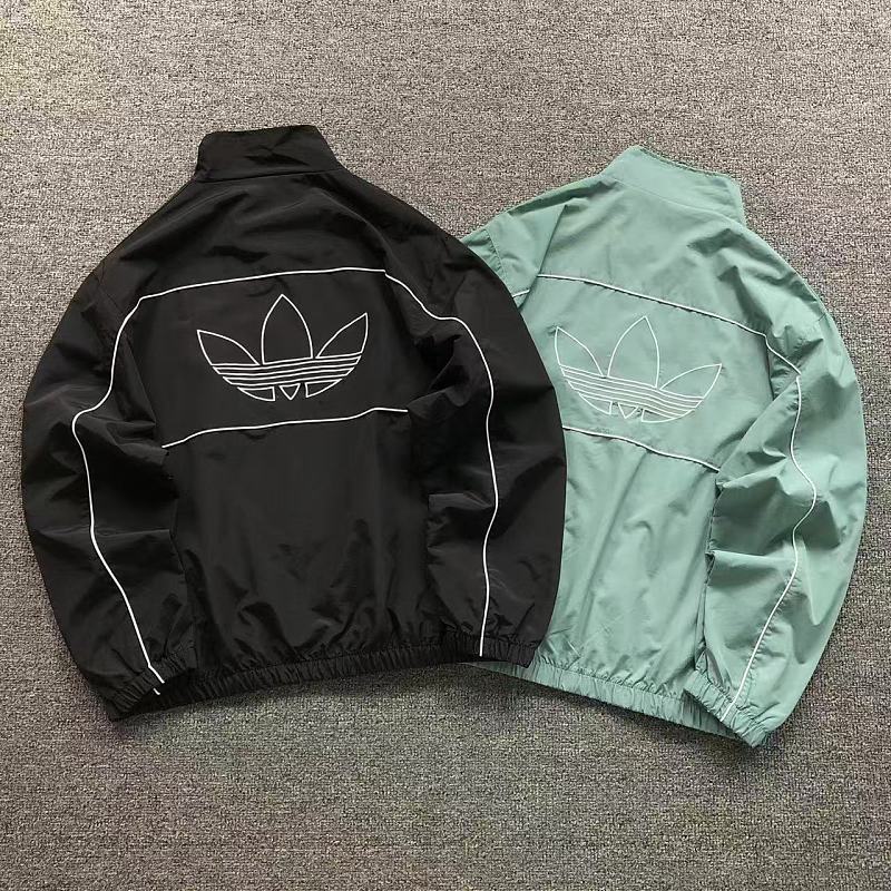 ADIDAS JACKET 4205280377（im 170cm 60kg i wear size M in the phot）