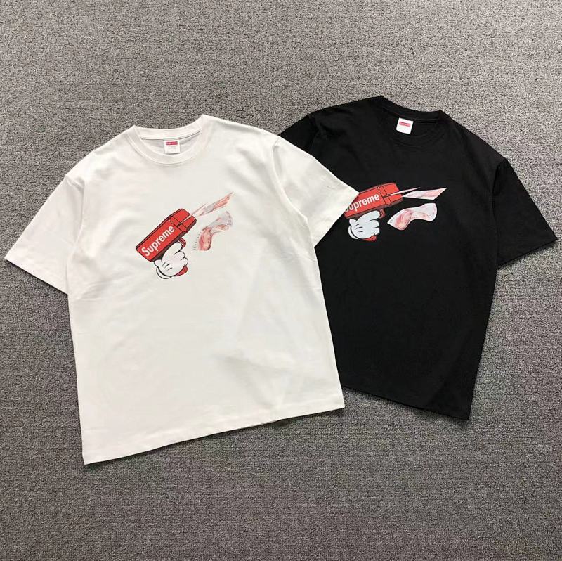 SUPREME T-SHIRT 3203251521（im 170cm 65kg i wear size M in the phot）