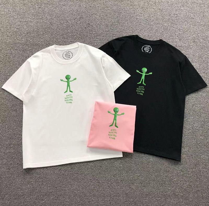 ANTI SOCIAL SOCIAL CLUB T-SHIRT 1111190102（im 170cm 60kg i wear size M in the phot）