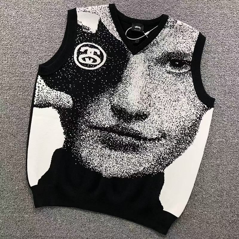 STUSSY VEST 21111218001（im 170cm 60kg i wear size M in the phot）