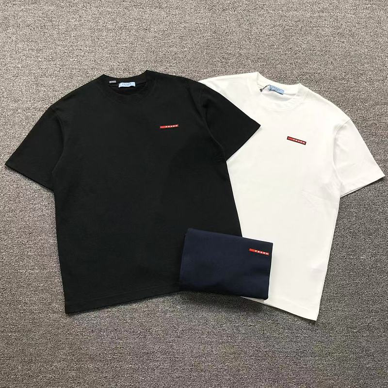 PRADA T-SHIRT 3205140721（im 170cm 60kg i wear size L in the phot）