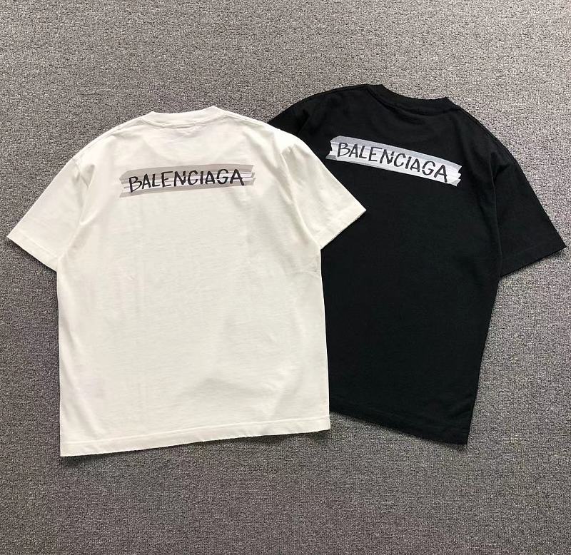 BALENCIAGA T-SHIRT 3204303121（im 170cm 60kg i wear size M in the phot）