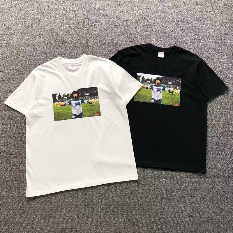 SUPREME T-SHIRT 52080467182（im 170cm 60kg i wear size M in the phot）