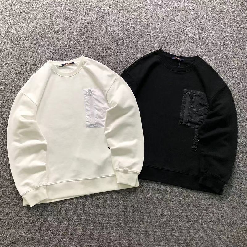LV HOODIE 4209031501（im 170cm 60kg i wear size L in the phot）