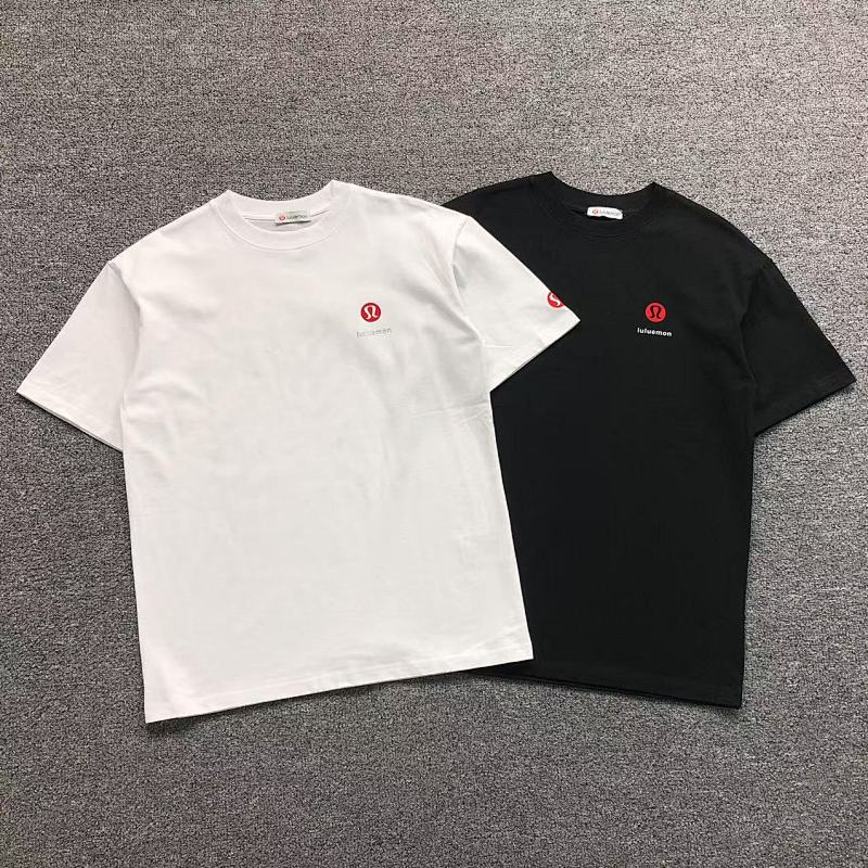 LULULEMON T-SHIRT 2161117125（im 170cm 60kg i wear size S in the phot）