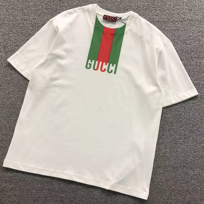 GUCCI T-SHIRT 22050710125（im 170cm 60kg i wear size S in the phot）