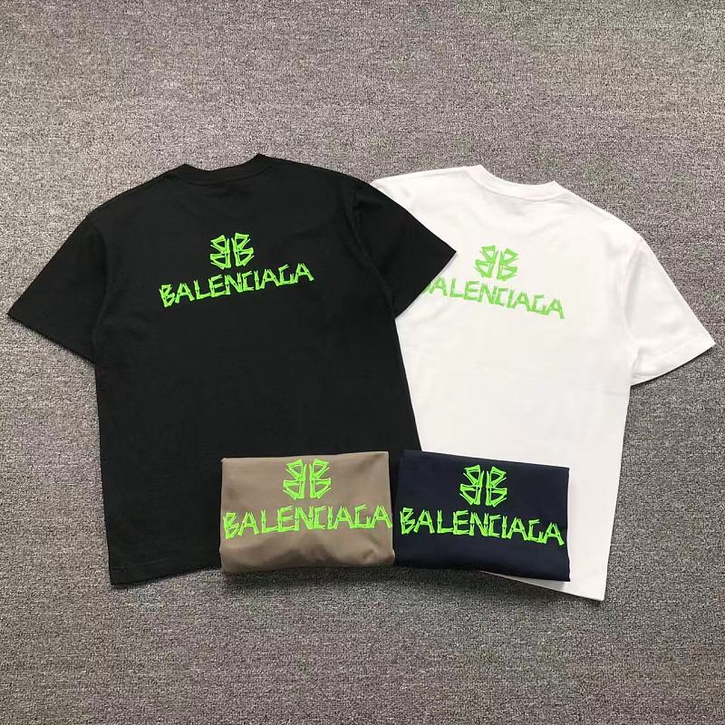 BALENCIAGA T-SHIRT 52070704147（im 170cm 60kg i wear size M in the phot）