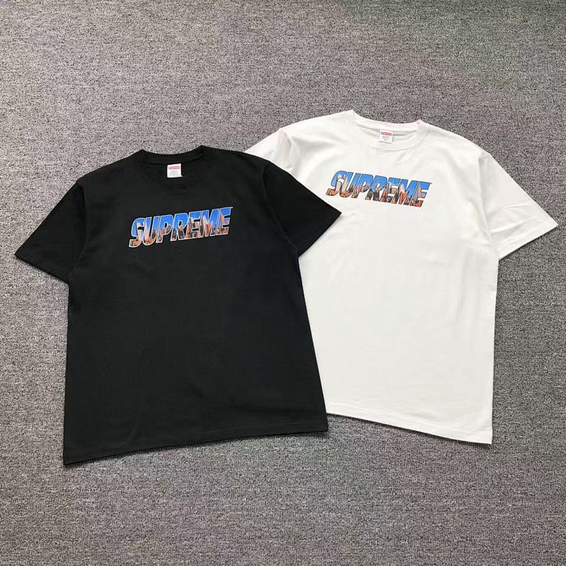 SUPREME T-SHIRT 1106135302（im 170cm 60kg i wear size L in the phot）