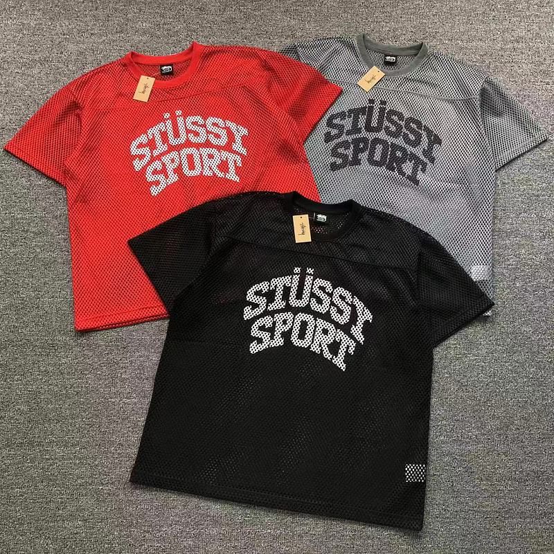 STUSSY T-SHIRT 525121682（im 170cm 60kg i wear size M in the phot）