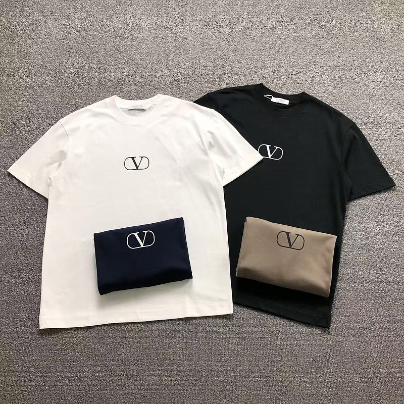 VALENTINO T-SHIRT 5241607147（im 170cm 60kg i wear size M in the phot）