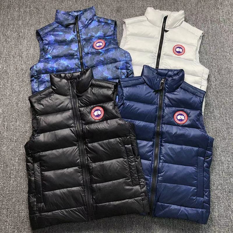 CANADA GOOSE DOWN JACKETS VEST 280806 （im 170cm 57kg i wear size M in the phot）