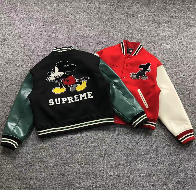 SUPREME JACKET 1111170435（im 170cm 60kg i wear size S in the phot）