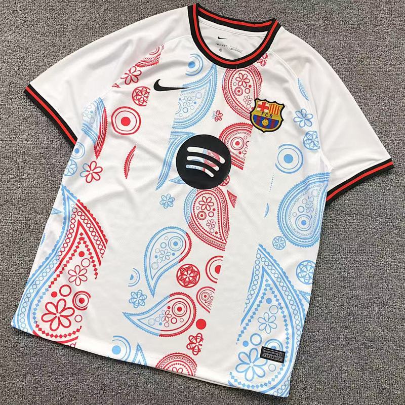 FOOTBALL T-SHIRT 11021616002（im 170cm 57kg i wear size L in the phot）