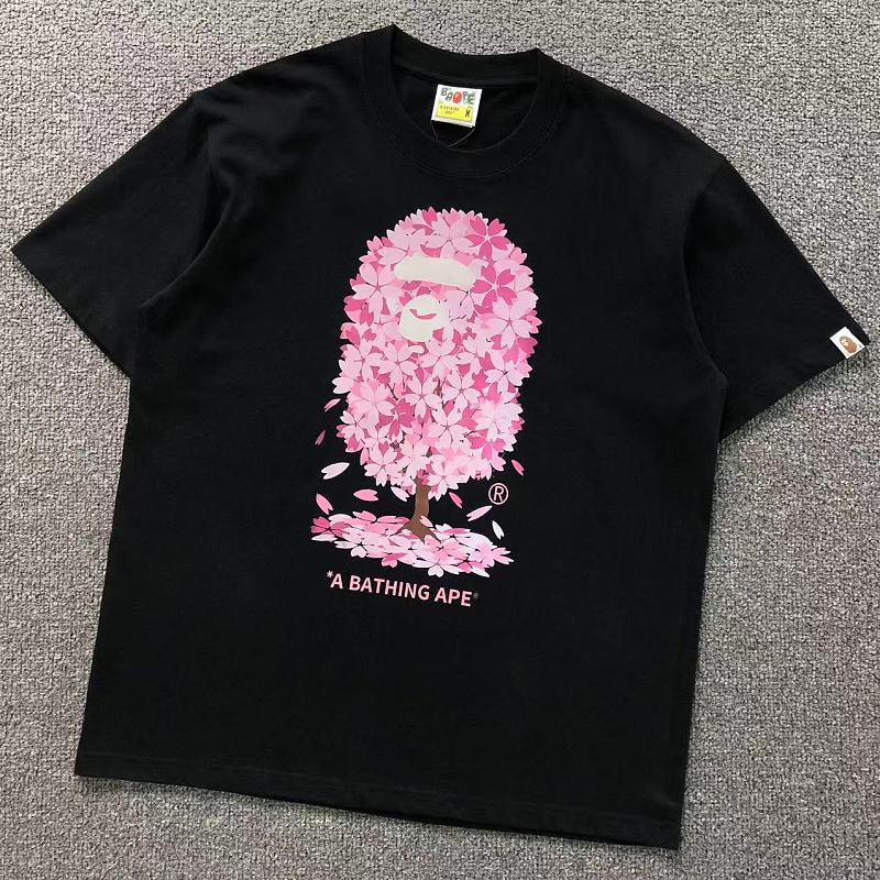 BAPE T-SHIRT 124151731（im 170cm 60kg i wear size M in the phot）
