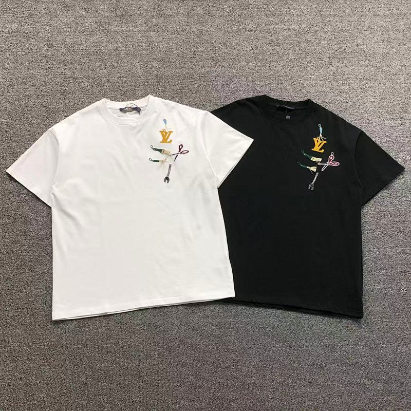 LV T-SHIRT 2112301601（im 170cm 60kg i wear size M in the phot）