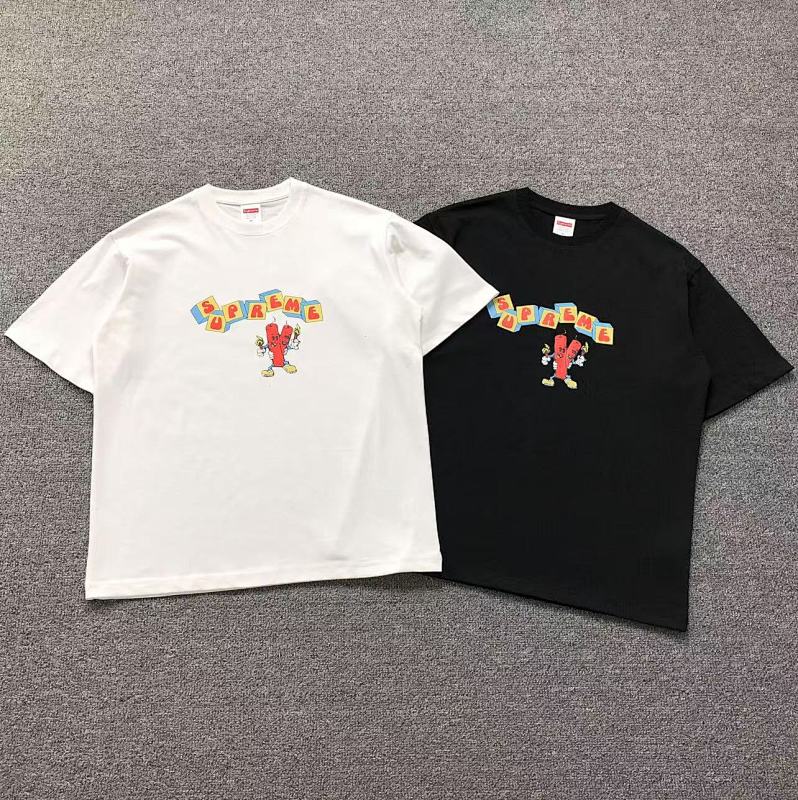 SUPREME T-SHIRT 212070721（im 170cm 57kg i wear size M in the phot）