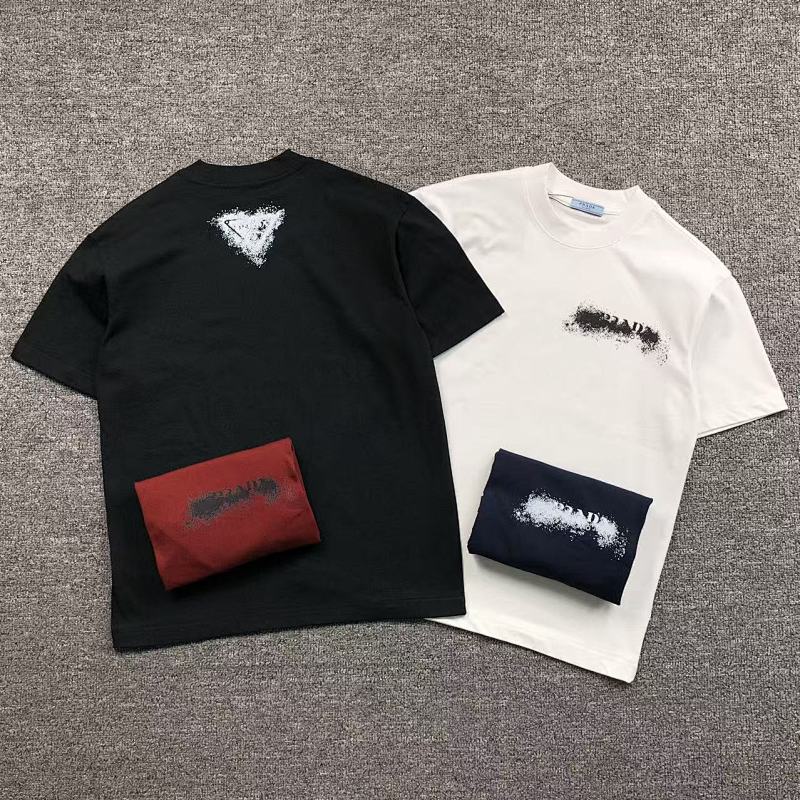PRADA T-SHIRT 405100421（im 170cm 60kg i wear size M in the phot）