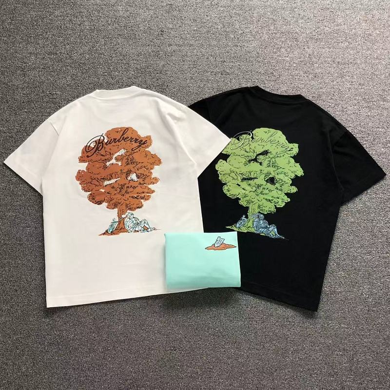 BURBERRY T-SHIRT 525290481（im 170cm 60kg i wear size S in the phot）
